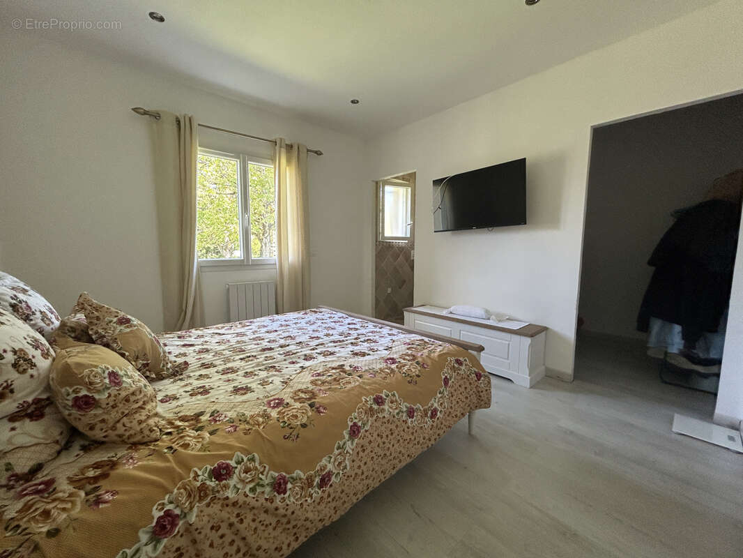 Maison à TERRASSON-LAVILLEDIEU