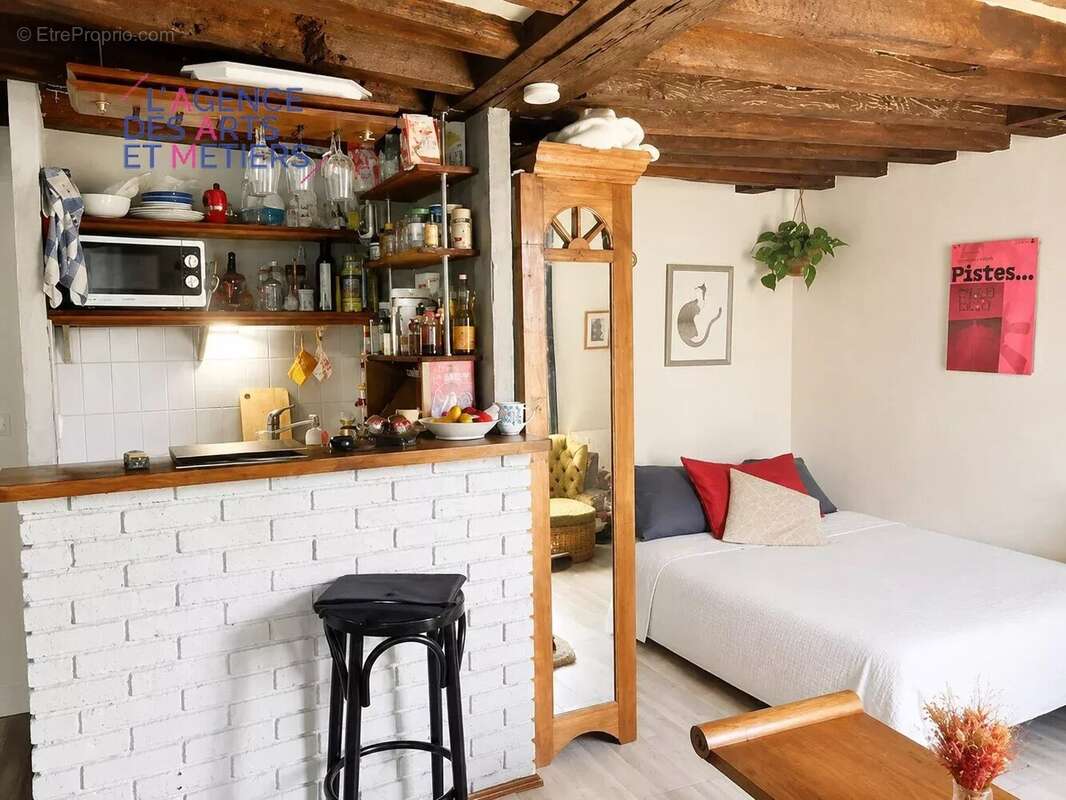 Appartement à PARIS-3E