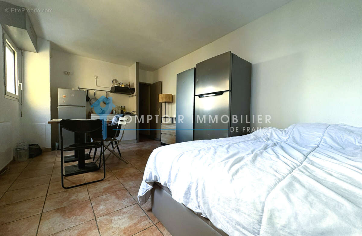 DEPT-30-A VENDRE-UZES Studio de 29m2 proche de toutes commodités résidence la tour du roy - photo 4