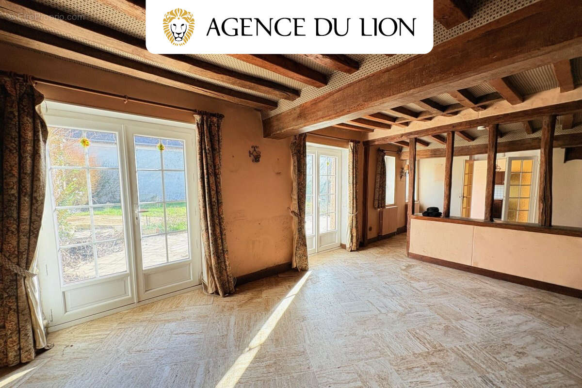 Maison à CHERISY