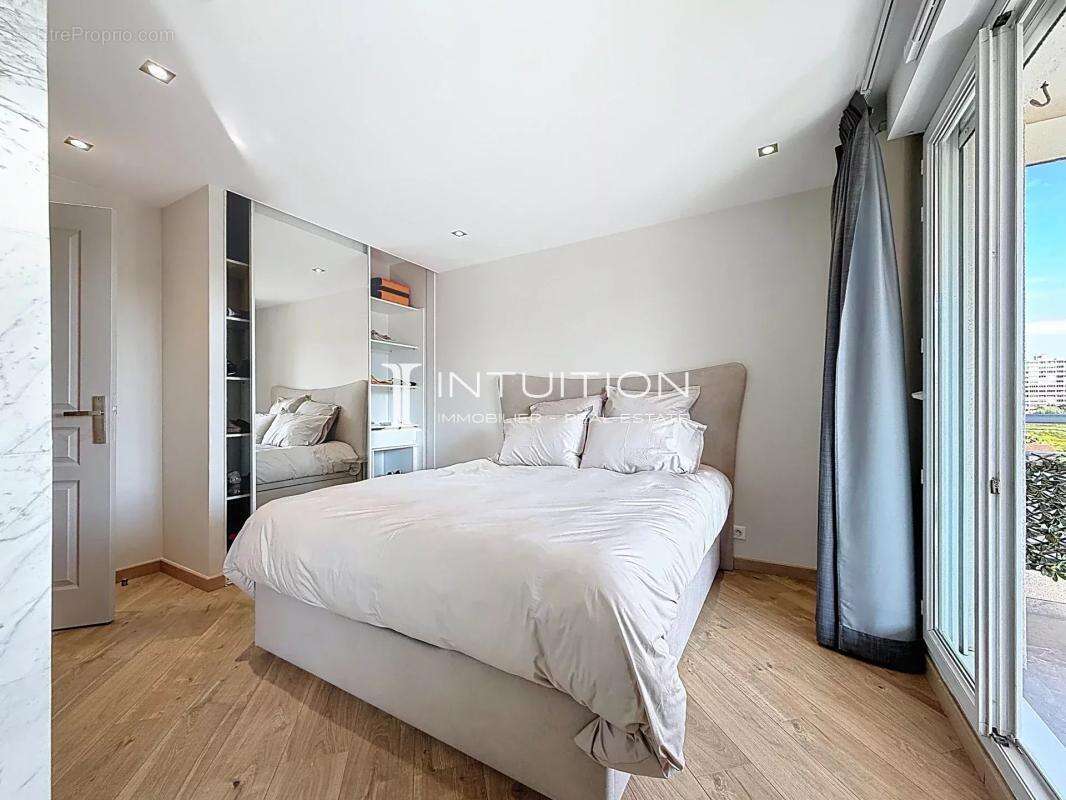 Cannes - Croix des Gardes : Superbe duplex avec vaste terrasse - photo 16