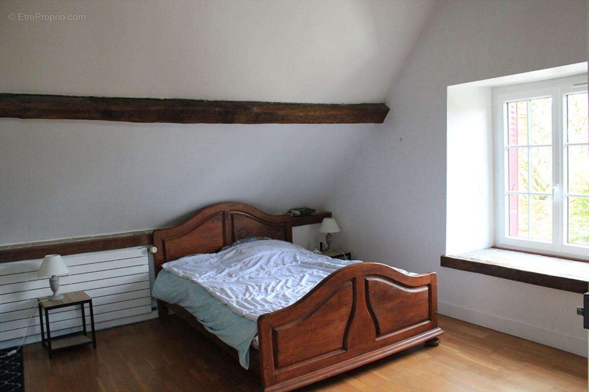 Maison à DAMPIERRE-EN-YVELINES