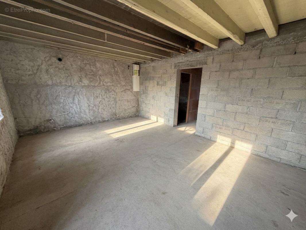 Maison à JANNEYRIAS