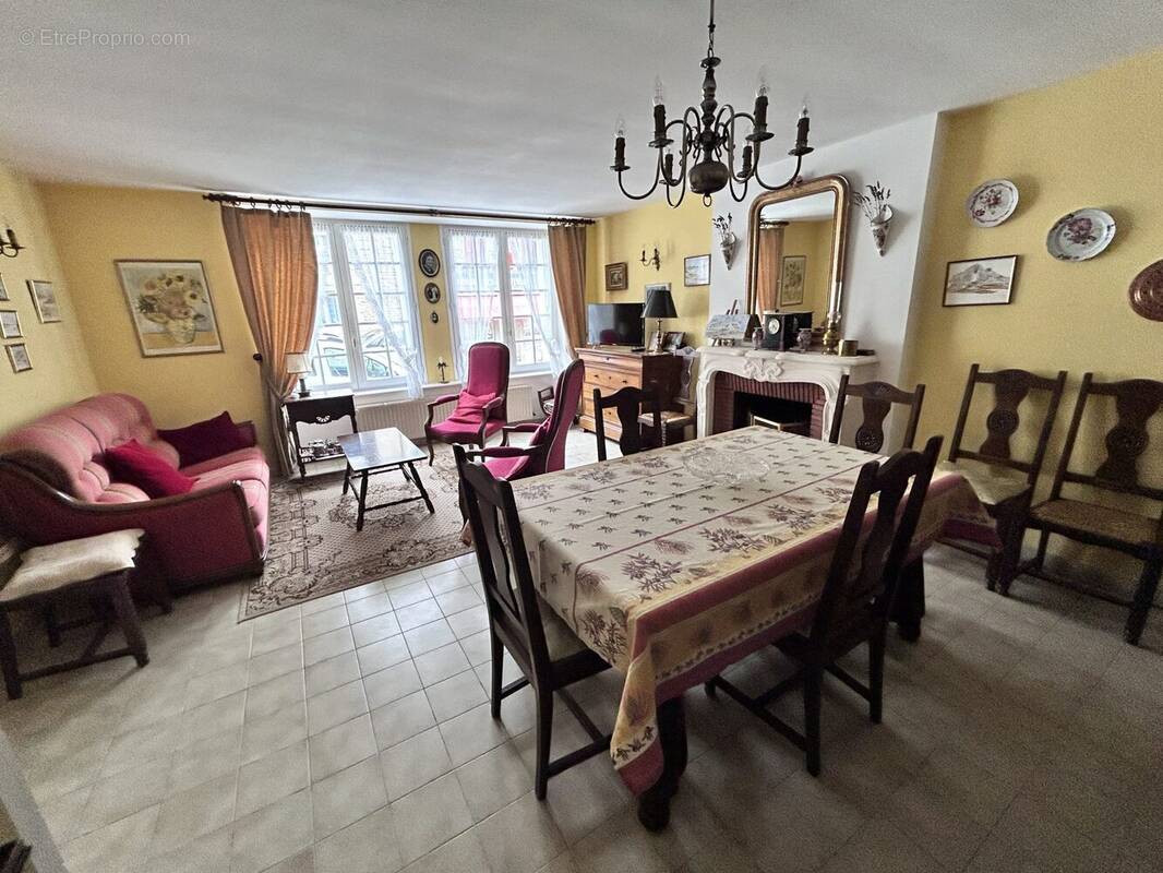 Maison à PLOUGUENAST