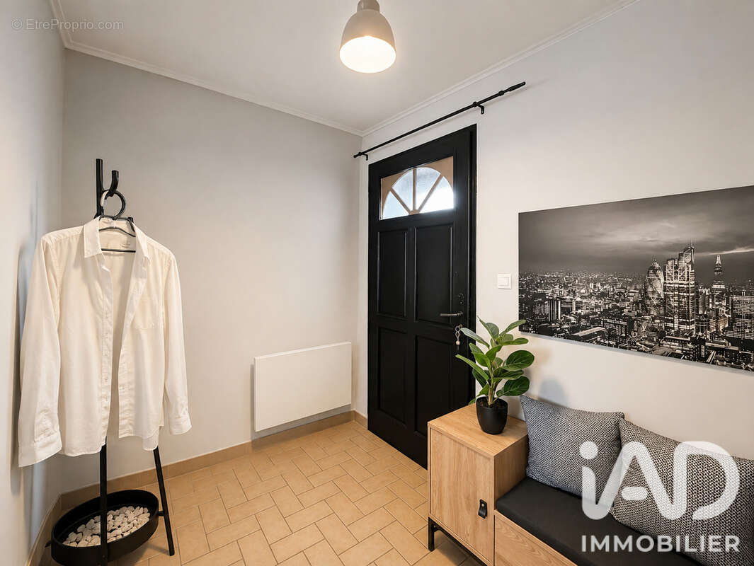 Appartement 314 m² à Liancourt  - photo 2