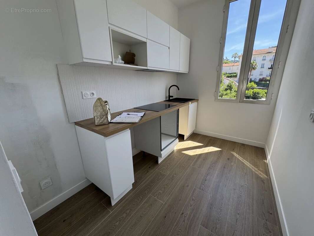 Cannes vente 2 pièces au calme absolu dans maison bourgeoise - photo 7