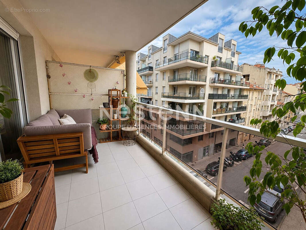 A vendre nice riquier - 3 pieces - tres bon etat -  terrasse - garage en sus - photo 4