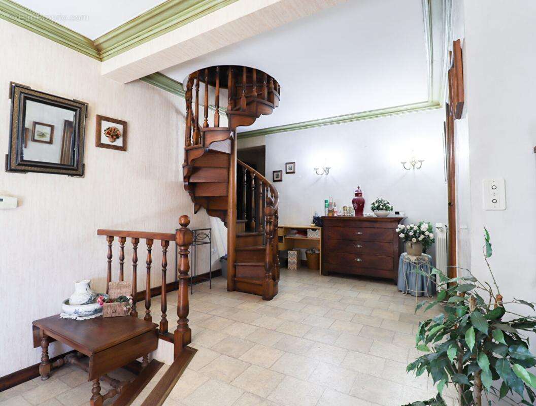 Maison à AUSSILLON