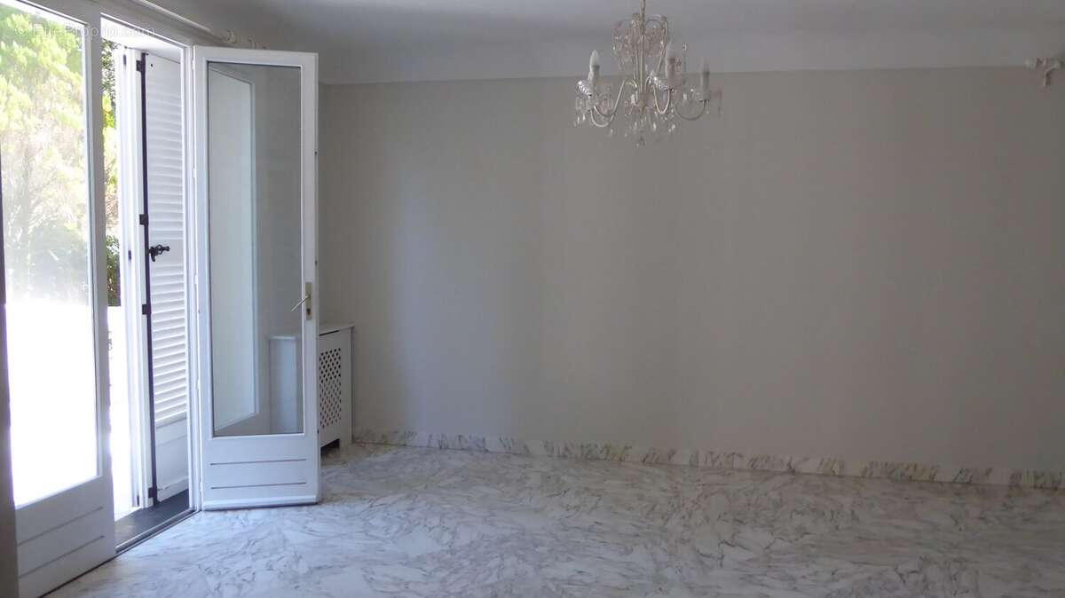 Maison contemporaine 200 m² avec T3 indépendant, piscine, terrain 1300 m²  proche lac  sans vis-à-vis  fort potentiel - photo 26