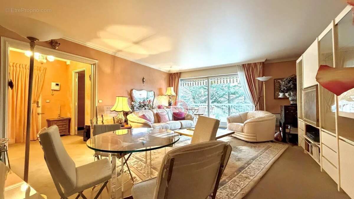 Appartement à LE RAINCY