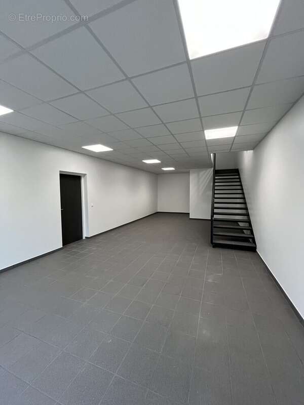 Commerce à GENNEVILLIERS