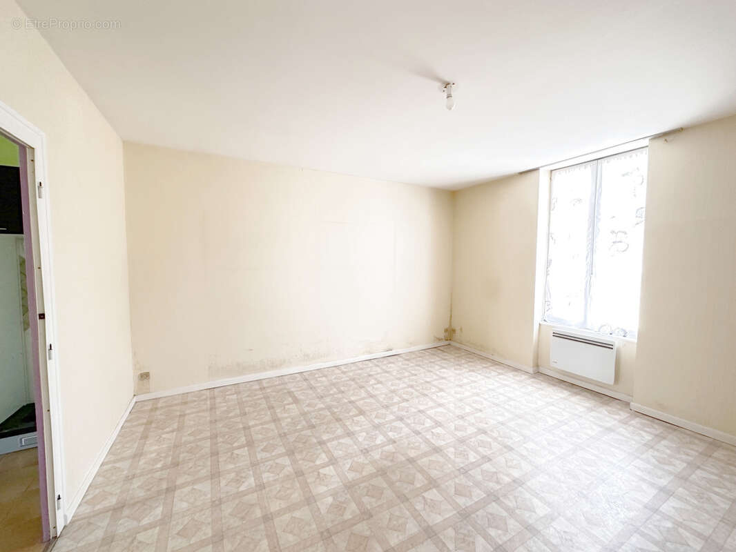 Maison à VARENNES-SUR-ALLIER