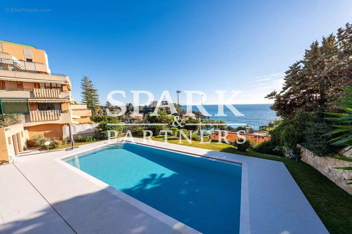 Appartement à ROQUEBRUNE-CAP-MARTIN