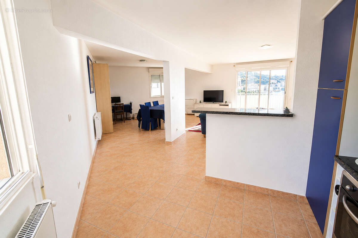 À VENDRE - Appartement T3/T4 avec Box - Résidence Bagatelle Bastia - photo 4