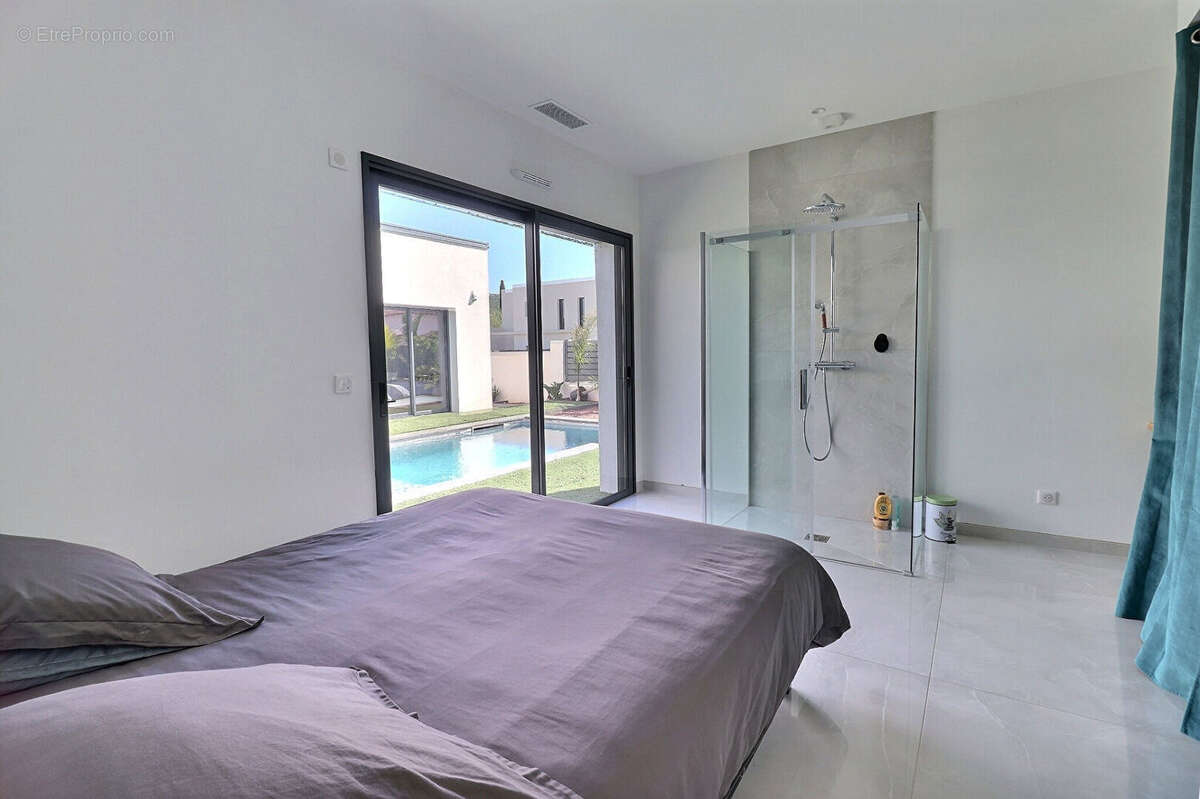 Maison à ROQUEBRUNE-SUR-ARGENS