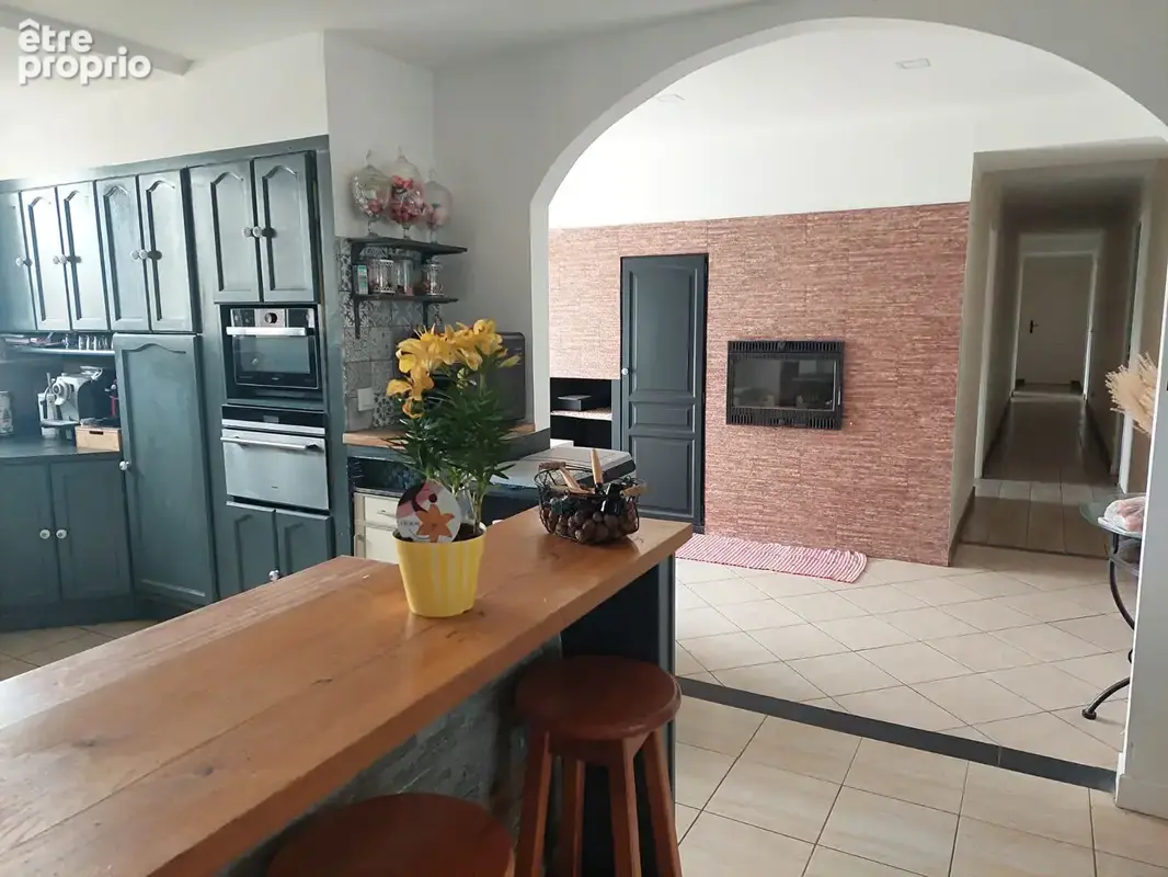 Maison plain-pied 223 m², 6 chambres, hangar et terrain constructible - photo 6
