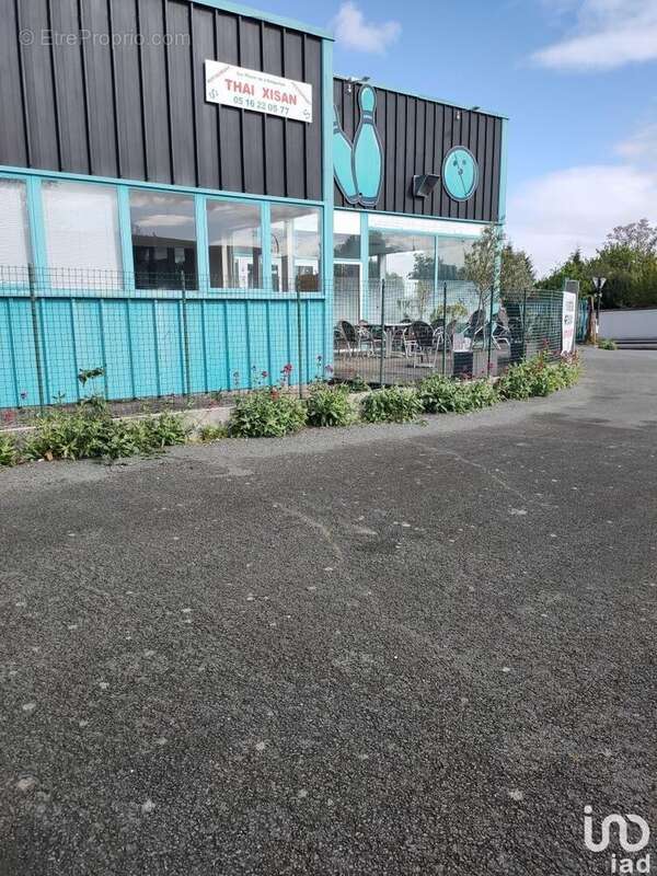 Photo 2 - Commerce à CHATEAUBERNARD