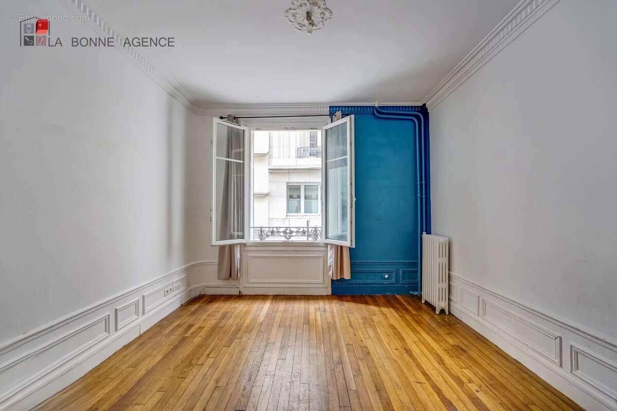 Appartement à PARIS-17E