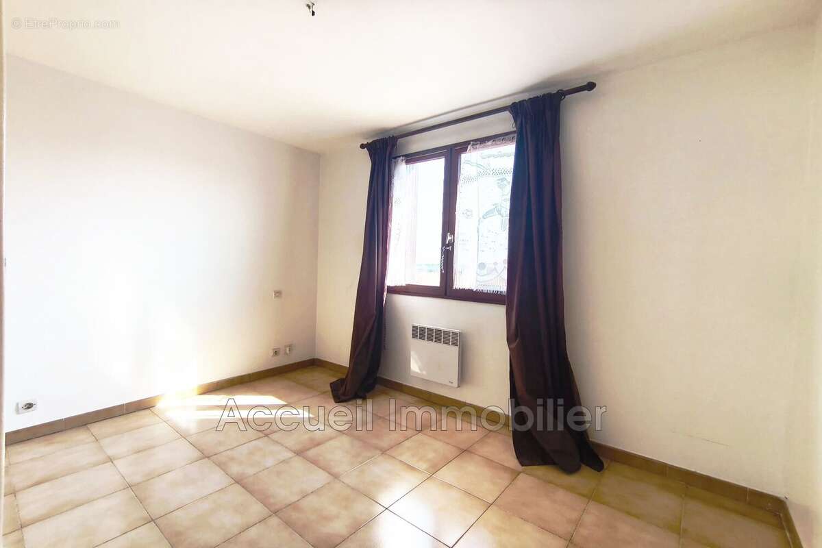 Appartement 64 m² à Le Grau-Du-Roi  - photo 3