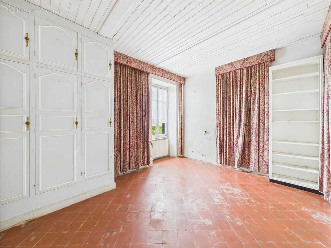 Maison à MONTSAUCHE-LES-SETTONS