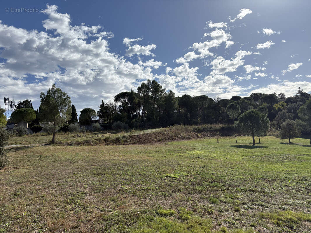 Terrain à NIMES