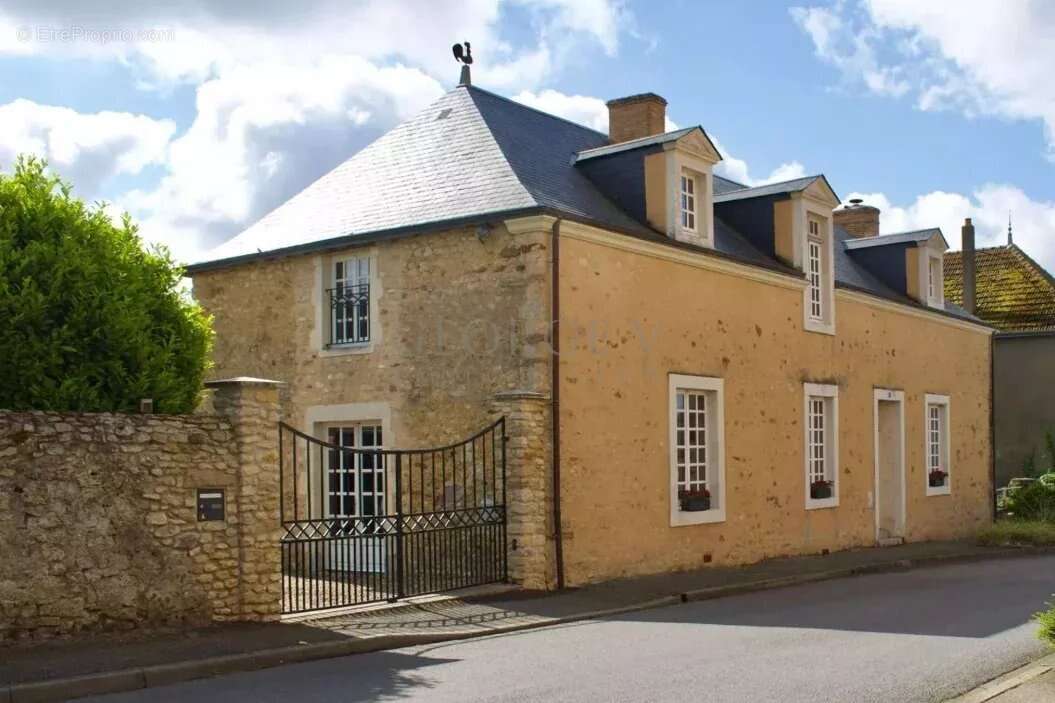 Appartement à SAINT-OUEN-EN-CHAMPAGNE