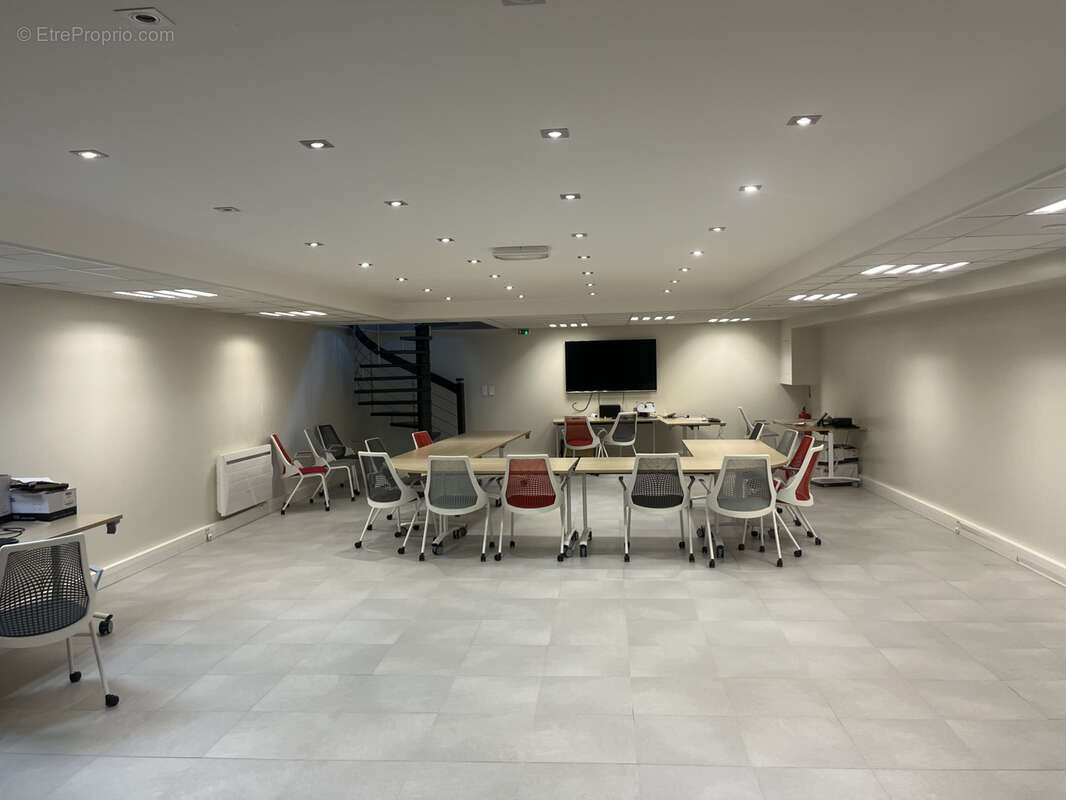 Commerce à CHATEL-SAINT-GERMAIN