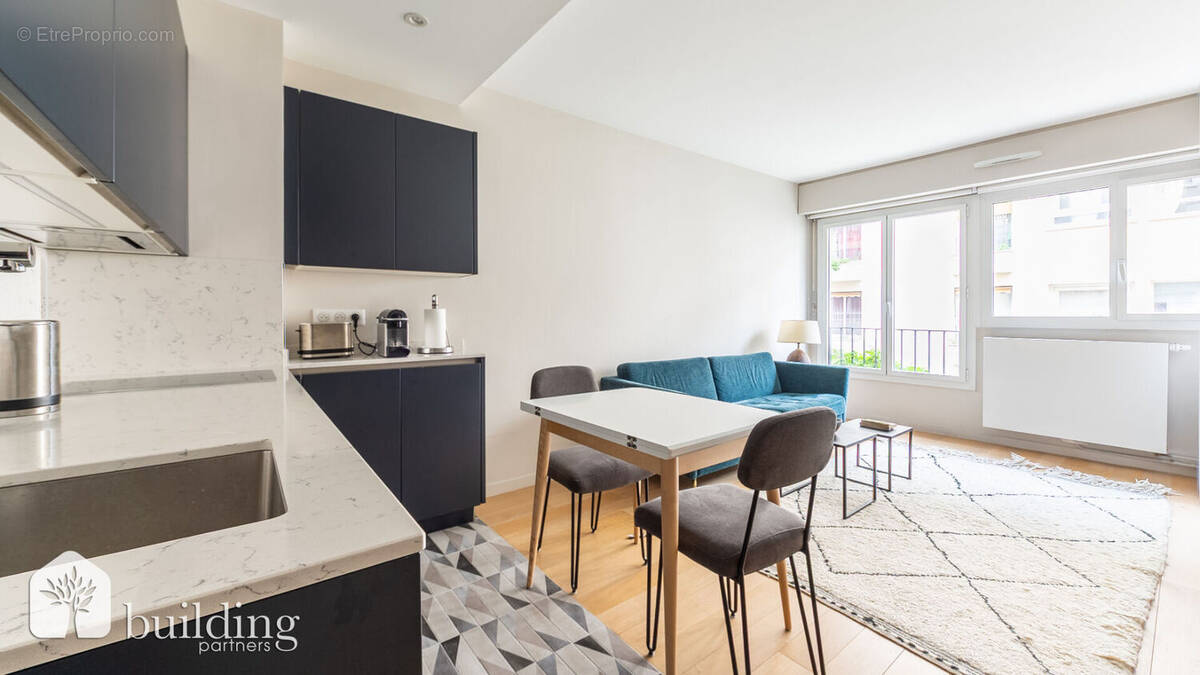 Appartement à PARIS-17E