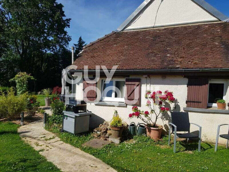 Maison charmante à vendre à Gault-Soigny, havre de paix et de lumière - photo 12