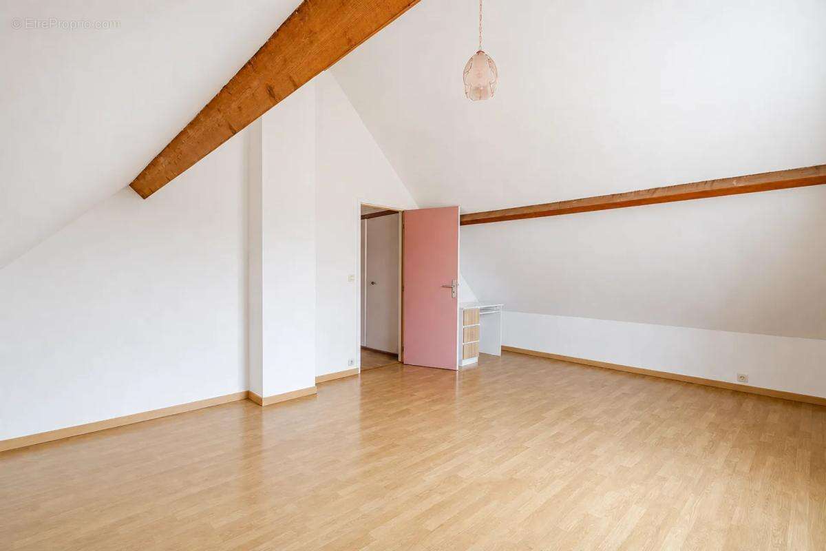Maison familiale avec studio indépendant - photo 12
