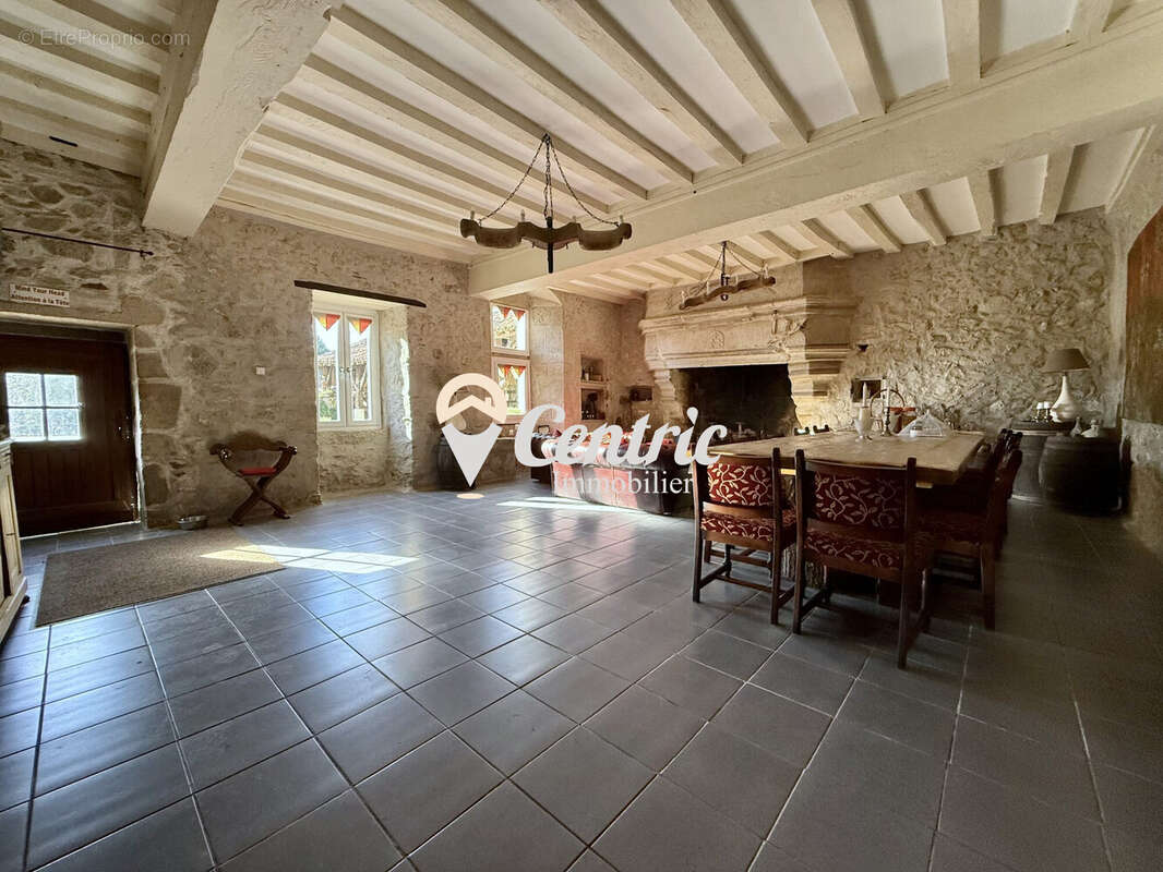Maison à LA FORET-SUR-SEVRE