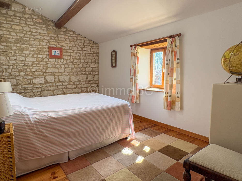 Maison à RUFFEC