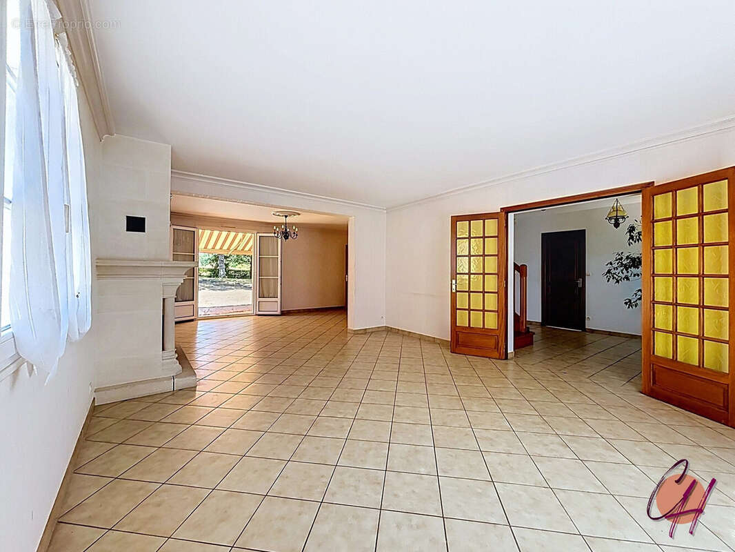 Maison 184 m² à Cangey  - photo 3