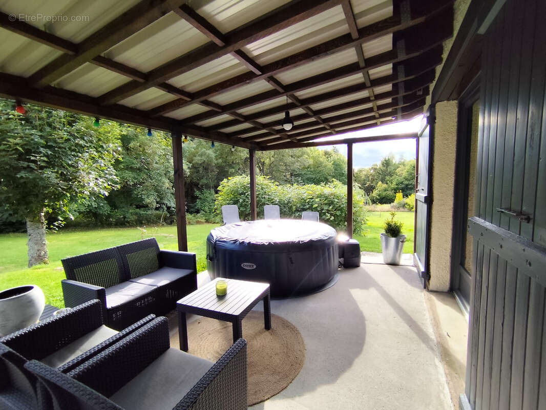 Maison à LE CHAMBON-SUR-LIGNON