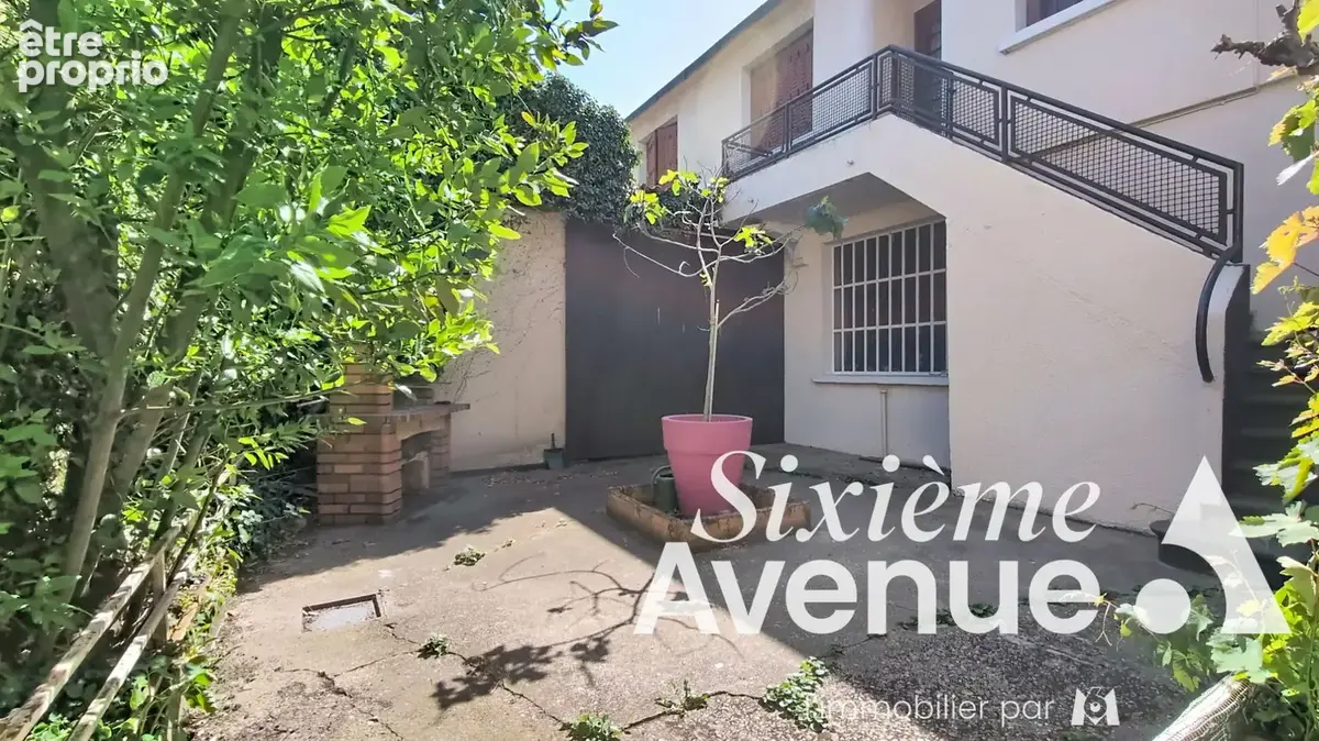 Maison avec appartements et ateliers Venissieux 13 pièce(s) 435m² m2 - photo 4