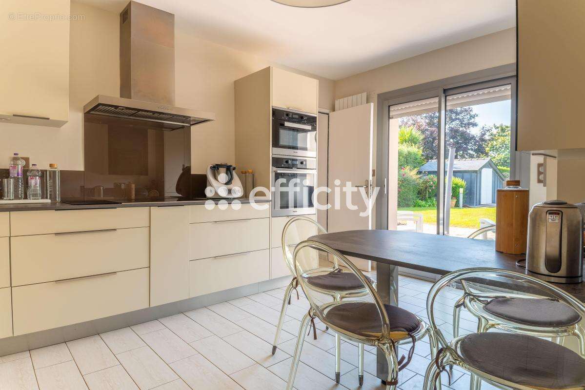 Maison à SAINT-ETIENNE-DE-MONTLUC