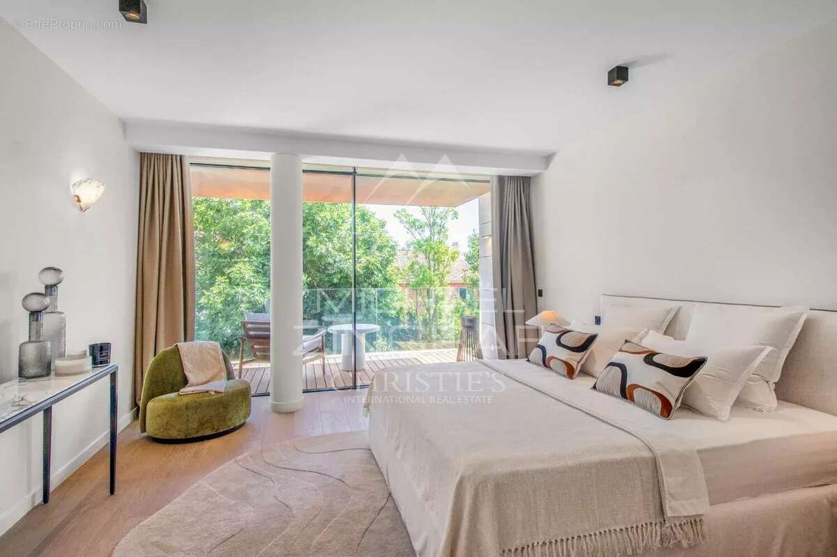 Villa à l'élégance contemporaine au cœur de Saint-Jean-Cap-Ferrat - photo 8