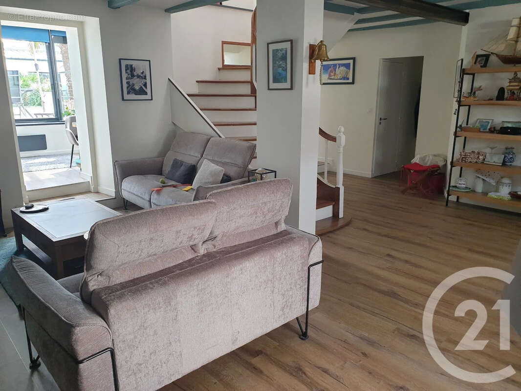 Maison 165 m² à Billiers  - photo 3