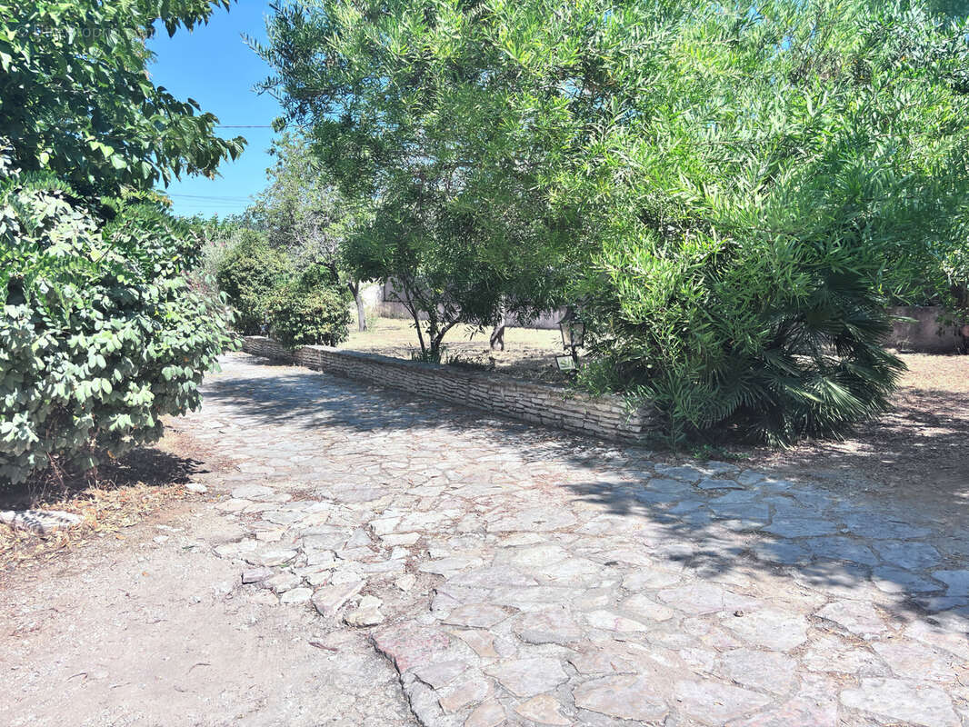 Maison à SAINT-CYR-SUR-MER