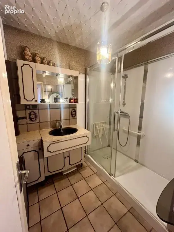 Appartement type 4 climatisé proche métro dans copropriété cossue - photo 8