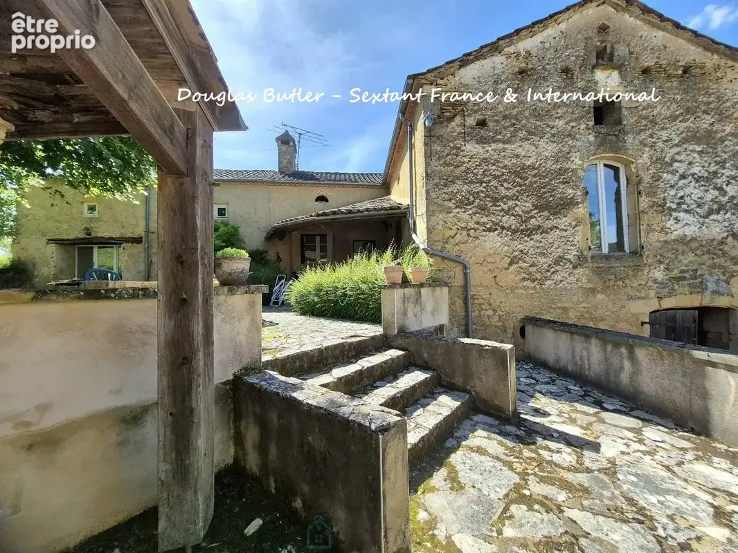 Superbe propriété en pierre de caractère avec gîte, annexe et vue dégagée - photo 5
