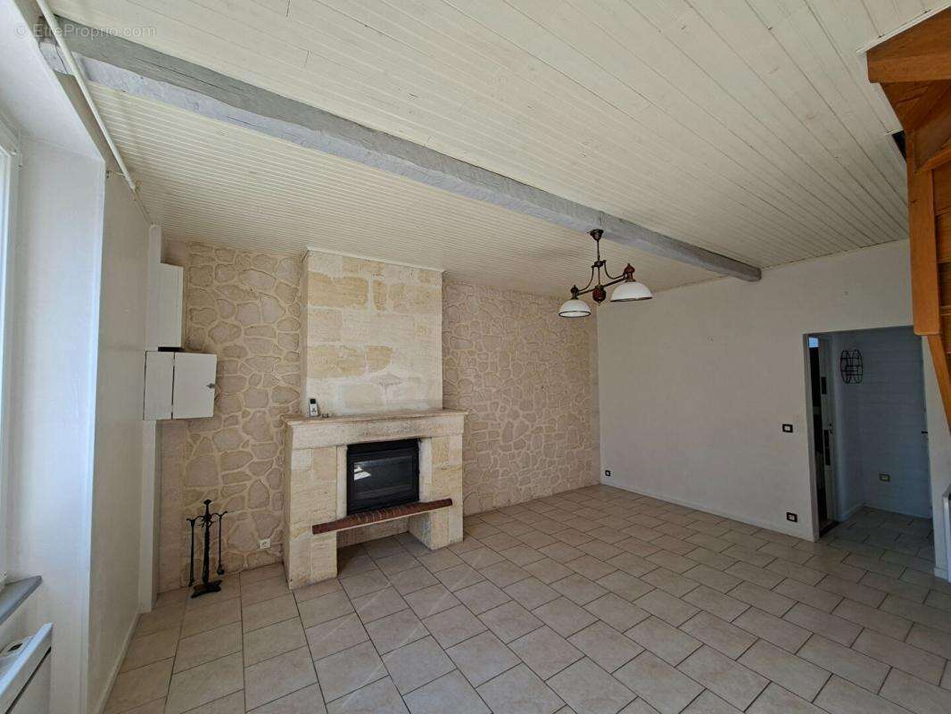 Jolie petite Maison  en pierre Saint-Estèphe 5 pièce(s) 80 m2 - photo 12