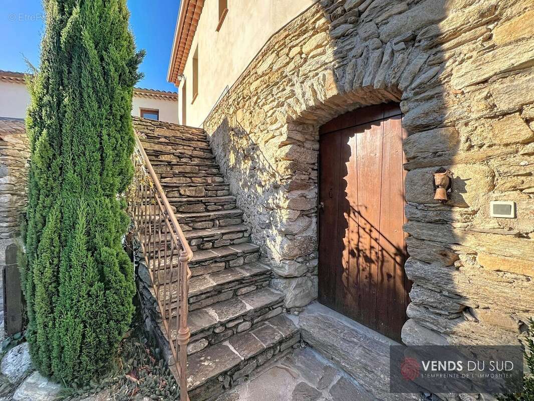 Maison à COLOMBIERES-SUR-ORB