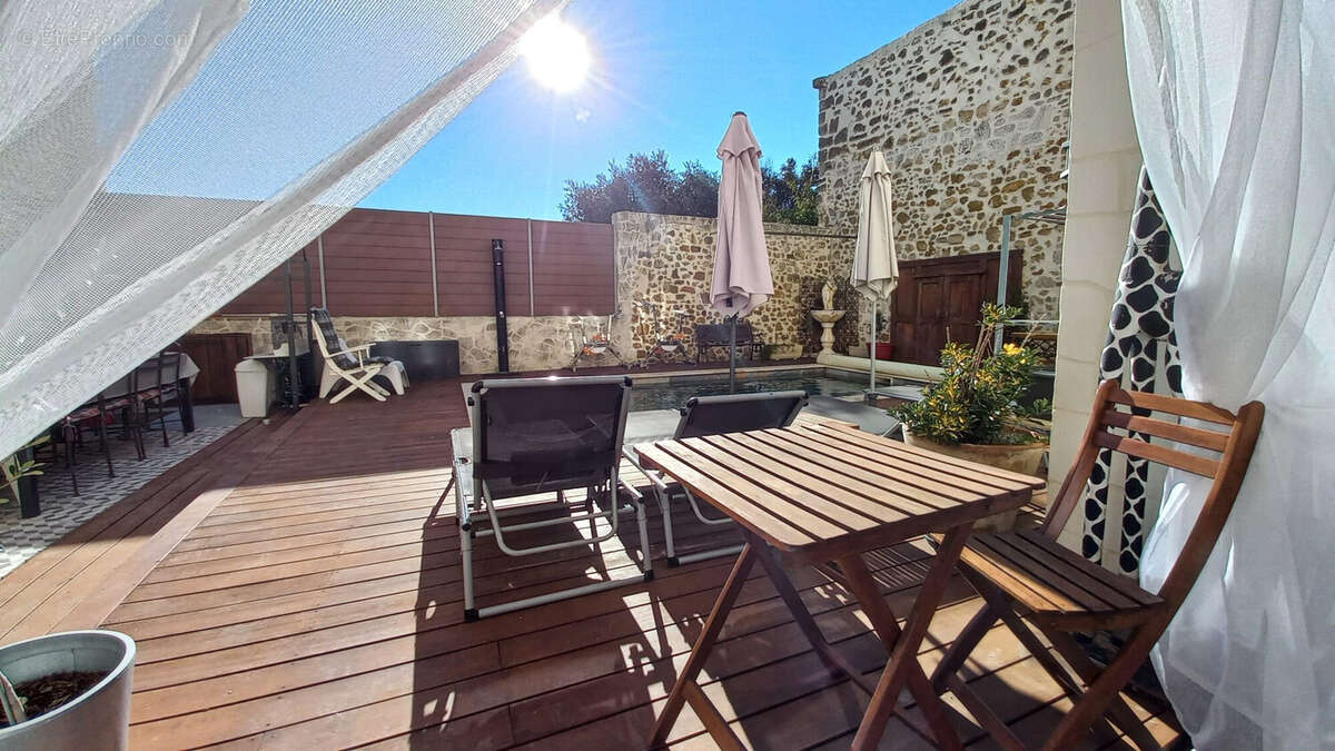 Maison à LE POUGET