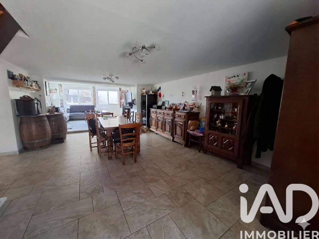 Maison 152 m² à Crepy-En-Valois  - photo 7