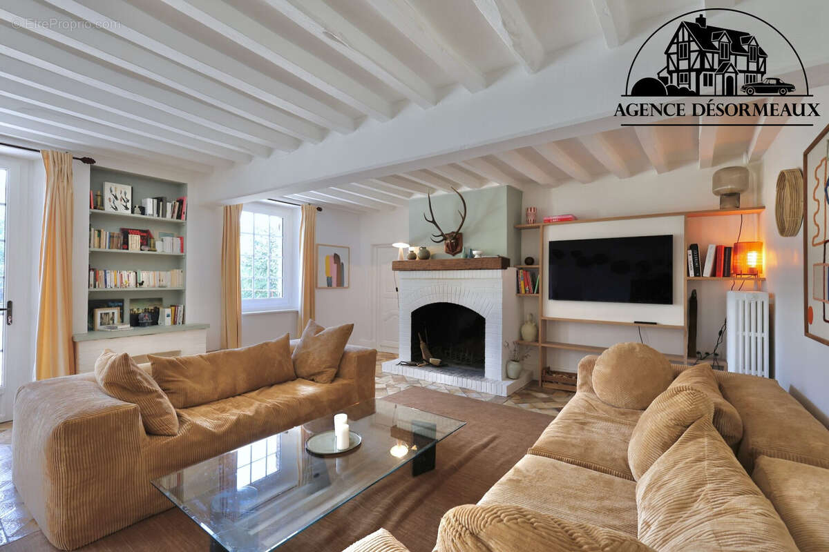 Maison à CHERISY