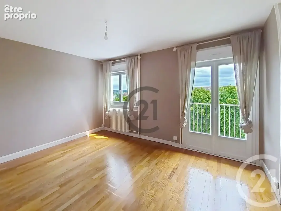 Appartement 4 pièces 82 m² à vendre à Auxerre (89000) - photo 2