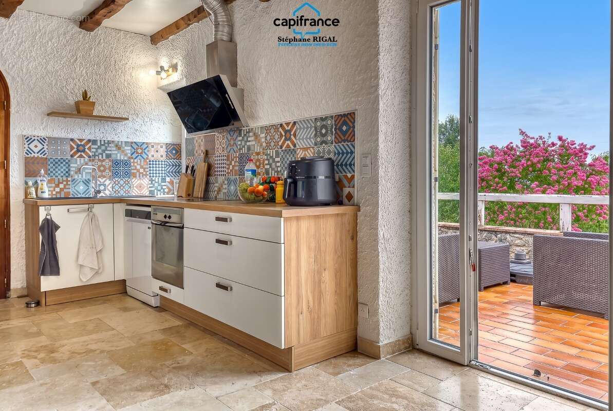 Propriete à vendre 5 pièces PUJOLS (47) Maison de 135m2 sur 6144m2 de terrain et piscine - photo 7