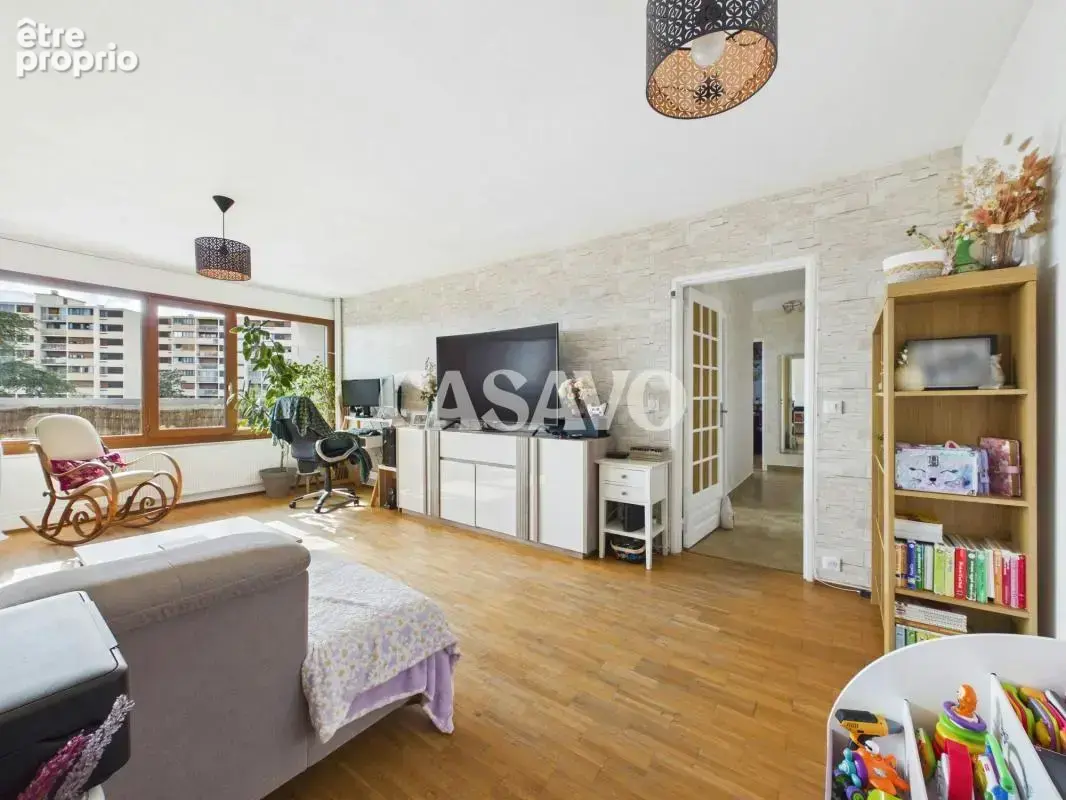 Appartement à RILLIEUX-LA-PAPE
