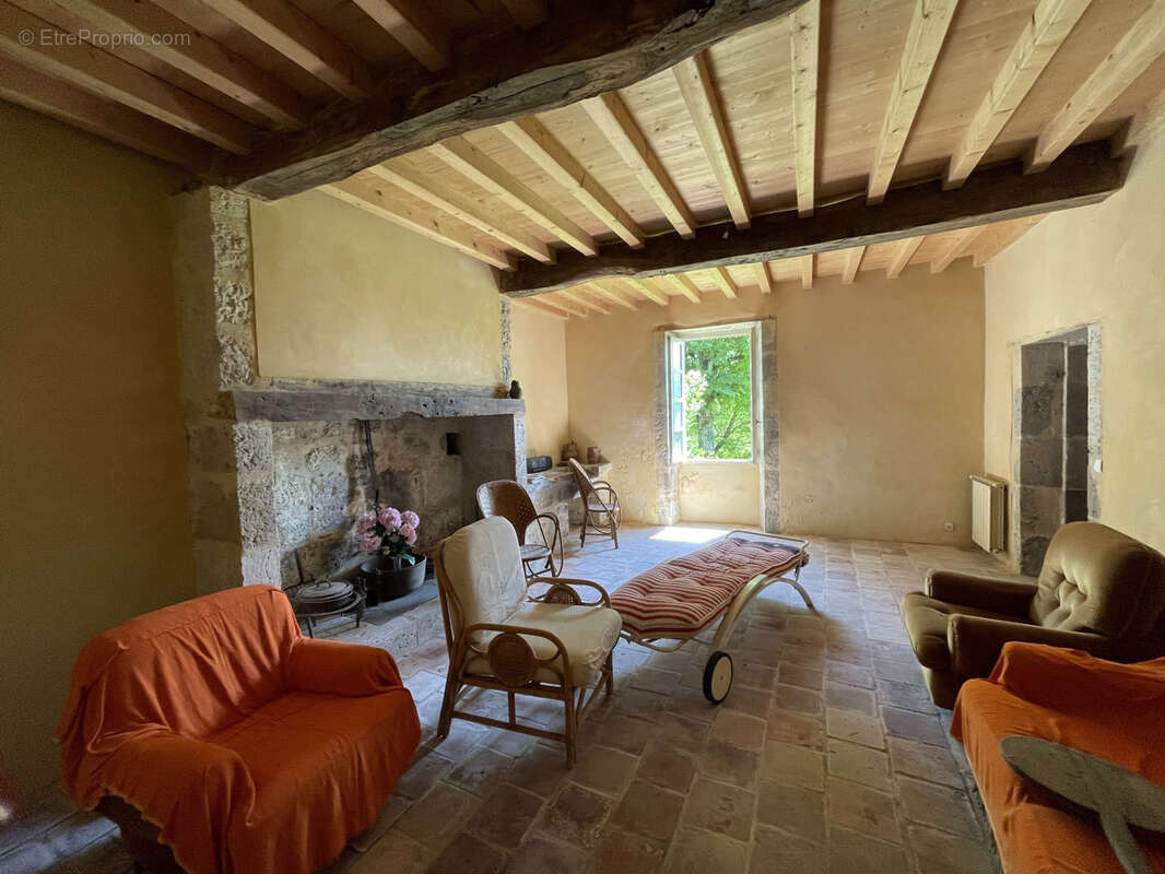 Maison à MONCRABEAU